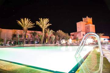 Hôtel pour 2 personnes, avec piscine et jardin ainsi que vue et vue sur le lac dans Tinghir