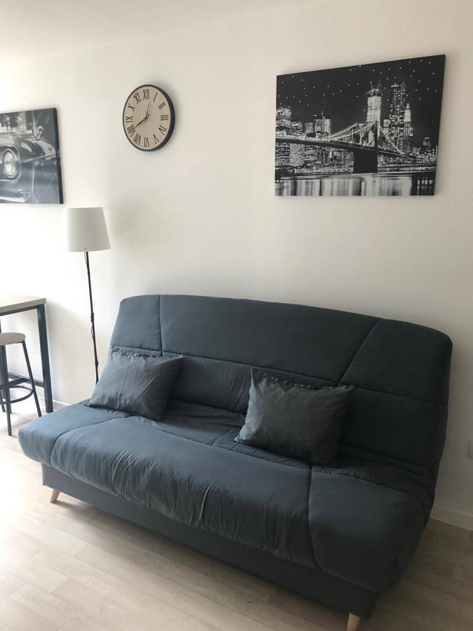 Appartement entier, Studio with Sofa Bed in Cappelle-la-Grande, Région de Dunkerque