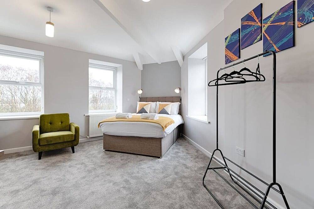Appartamento intero, Contractor Base • Kitchen • Parking Included in Swansea, Swansea e dintorni