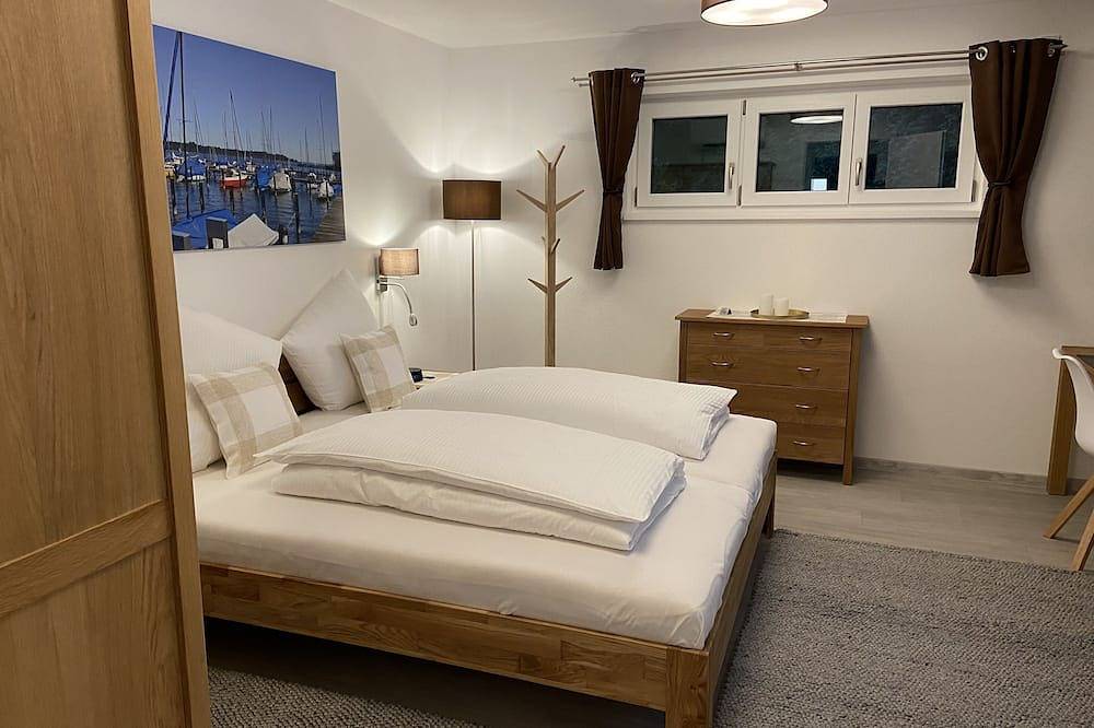 Ganze Wohnung, Ferienwohnung \"Aurelia\"\n(51 qm, 2 Zimmer mit Küche und Bad, Balkon, Wallbox) in Neubeuern, Bayerische Alpen