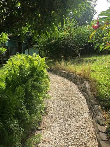Gîte pour 2 personnes, avec jardin ainsi que piscine et vue dans Fort-de-France