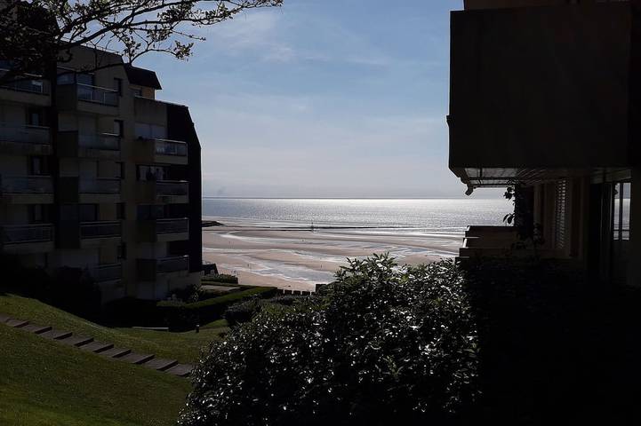 Entire apartment, Studio vue Mer, Proximité Commerces, 150m Plage in Trouville-sur-Mer, Lisieux region