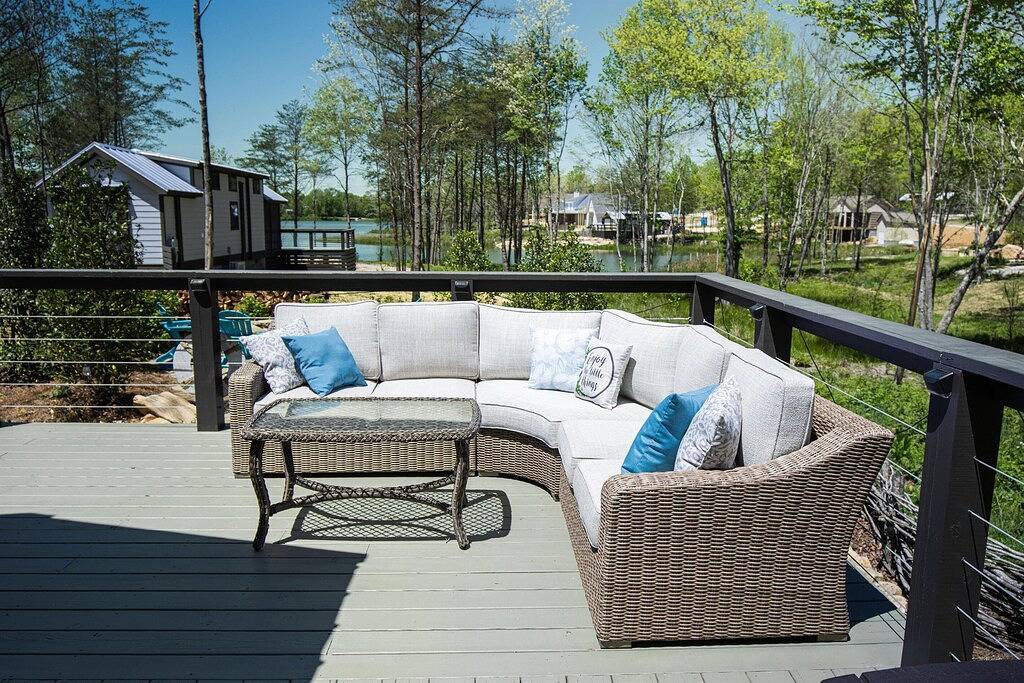 Shore Beats Work at The Retreat at Water's Edge in Grundy County