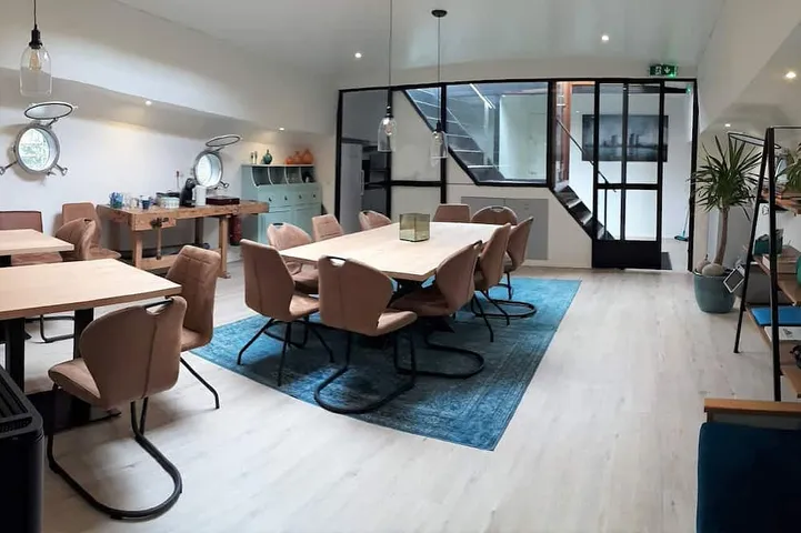 Schönes Ferienhaus auf einem Hausboot mit Dachterrasse in Rotterdam, Südholland