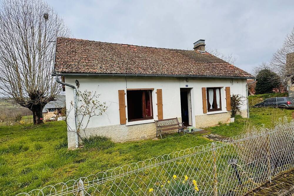 Maison avec jardinjaleyrac Proche Puy Mary - Salerslac Barrage et cascade in Jaleyrac, Région de Mauriac