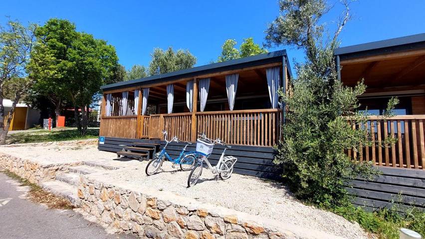 Camping pour 5 personnes, avec piscine et jacuzzi ainsi que bassin pour enfant et terrasse dans Primorje-Gorski Kotar - 2