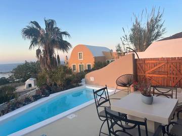 Ferienhaus für 2 Personen, mit Pool und Garten auf Santorin