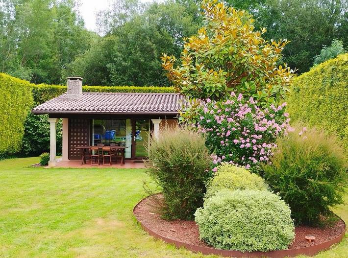 Chalet para 4 personas, con jardín y piscina además de piscina para niños y vistas - 1