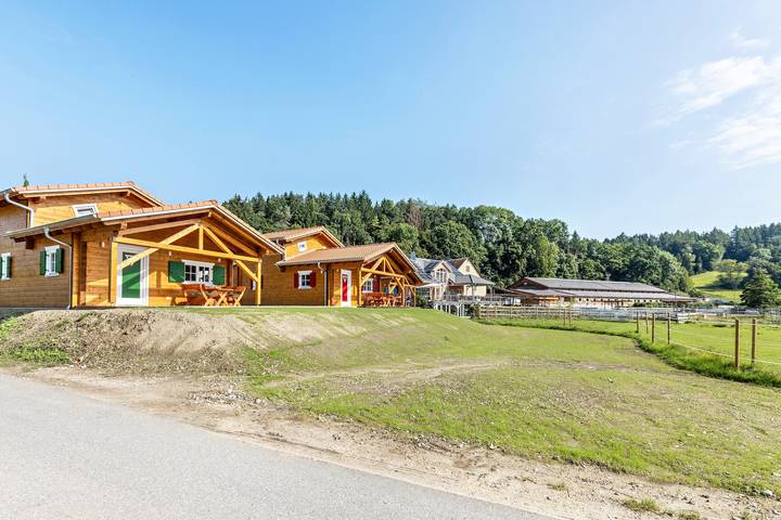 Deluxe Chalet 'Morgentau' mit privater Terrasse und Wlan in Stockach, Schwäbische Alb Radweg Region