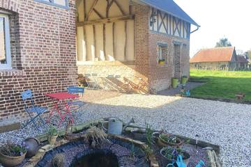 Gîte pour 5 personnes, avec jardin, animaux acceptés à Auquemesnil