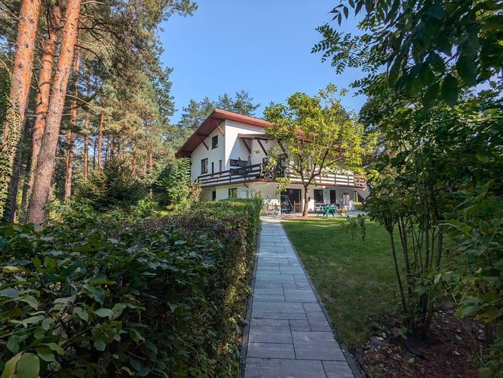 Domek letniskowy dla 4 osób, z widok i sauna oraz basen i ogród, zwierzęta dozwolone w Roztocze