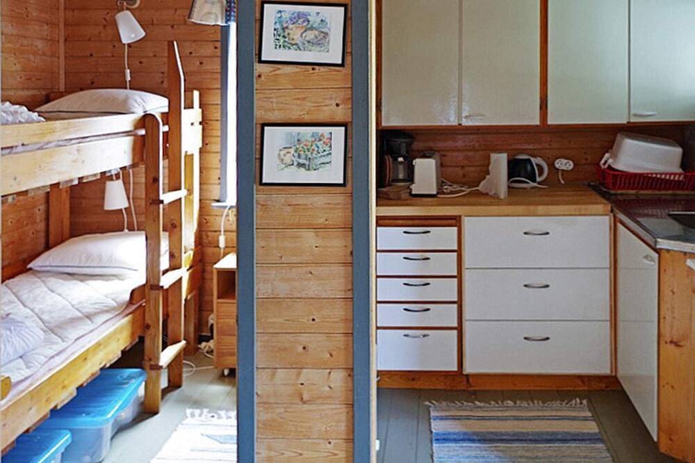 4 person holiday home in Hamburgsund in Norra Västkusten