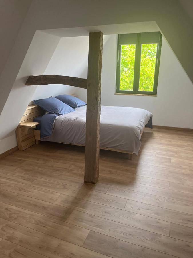 Two-Bedroom House in Saint-Germer-de-Fly, Oise