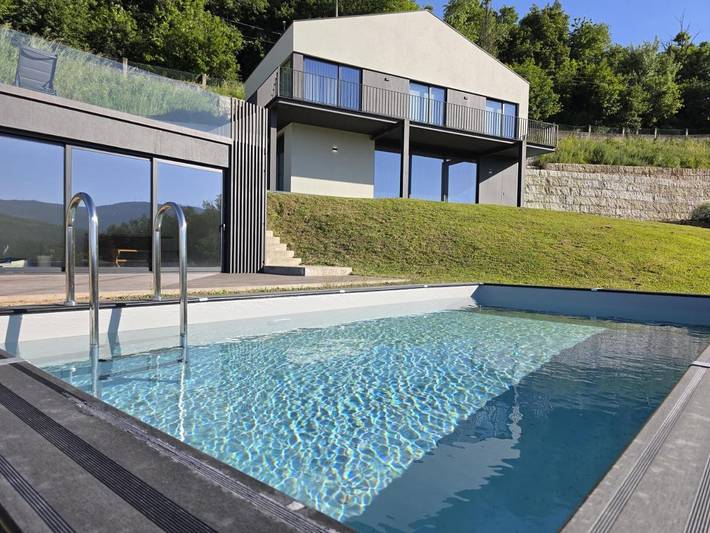 Casa de férias para 6 pessoas, com piscina e vista e ainda jardim em Melgaço