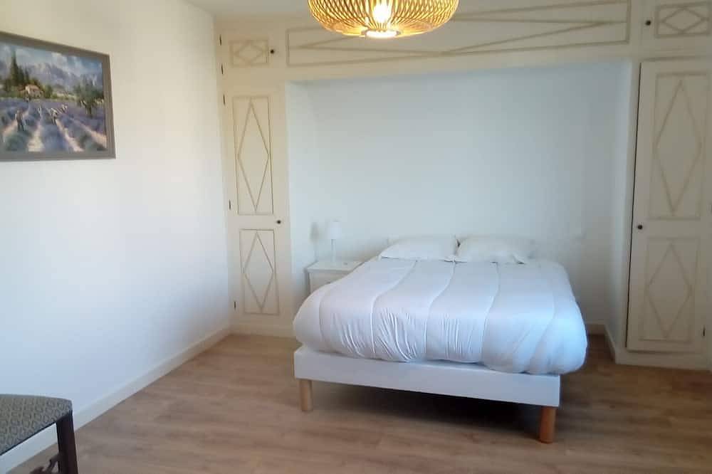 Beautiful seaside Villa in residential area with air conditioning in Le Cabellou, Concarneau