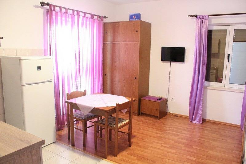 Studio Apartment with balcony in Primošten, Šibenik-Knin guovlu