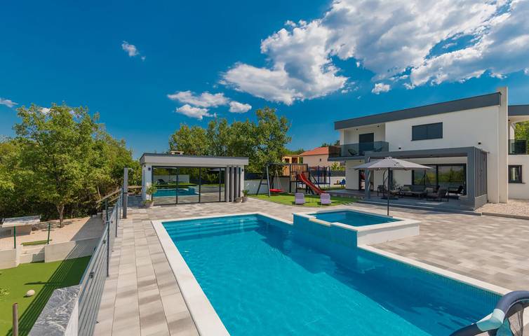 Modernes 200 m² großes Apartment mit Pool, Terrasse und WLAN in der Nähe des Flusses in Imotski, Makarska Riviera