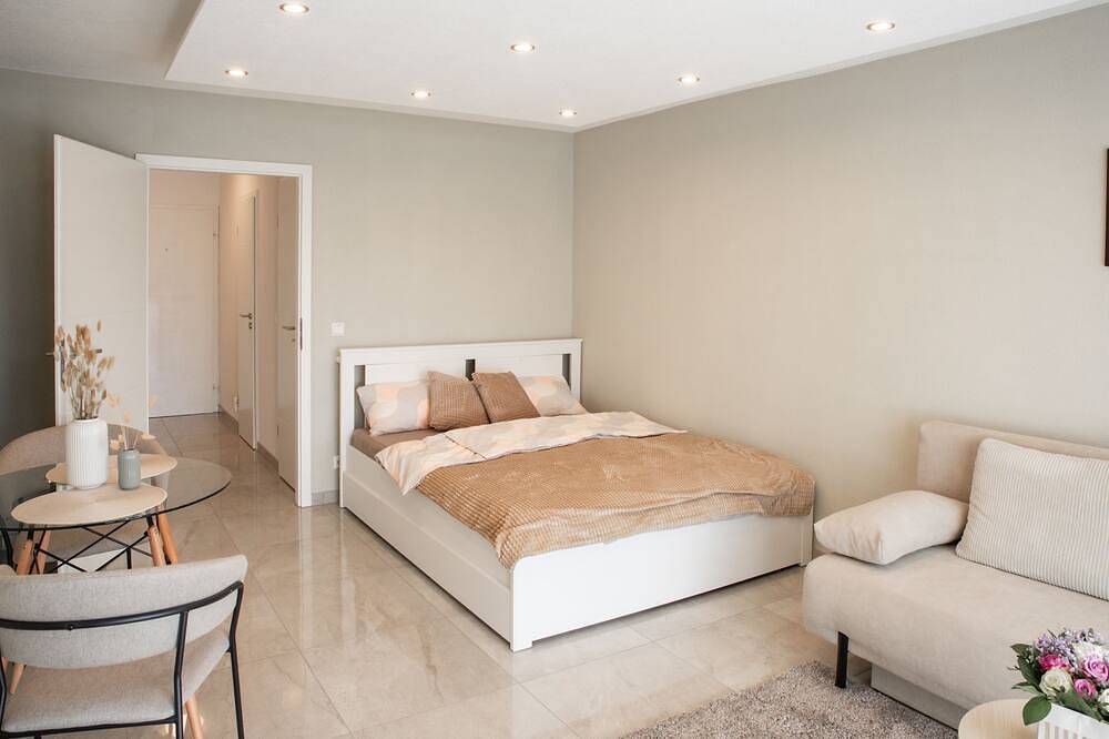 Ganze Wohnung, Zentrales, sonniges City-Apartment nahe Mercedes – Top modern in Sindelfingen, Landkreis Böblingen