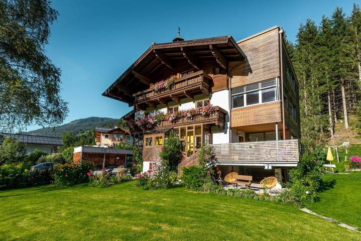 BnB für 5 Personen, mit Balkon und Terrasse sowie Garten und Ausblick in Kleinarl
