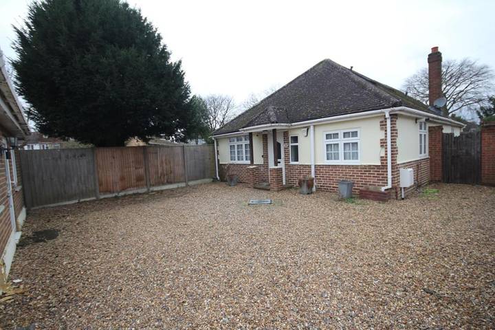 Holiday home for 10 people, with terrace, with pets in Hounslow