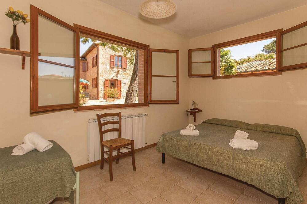 Entire apartment, Gorgeous apartment in Montaione Fi in Montaione, Chianti