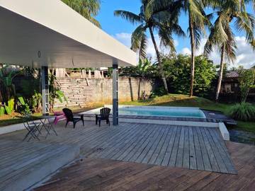 Gîte pour 2 personnes, avec piscine ainsi que jardin et terrasse dans Plage de Montabo