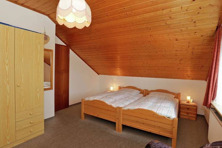 Ferienwohnung für 4 Personen, mit Pool und Terrasse sowie Garten in Bad Wildungen - 2