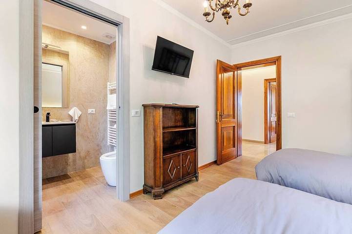 A cozy luxury villa surrounded by greenery, featuring spacious, breathtaking terraces in Pasiano di Pordenone, Pordenone Provinz