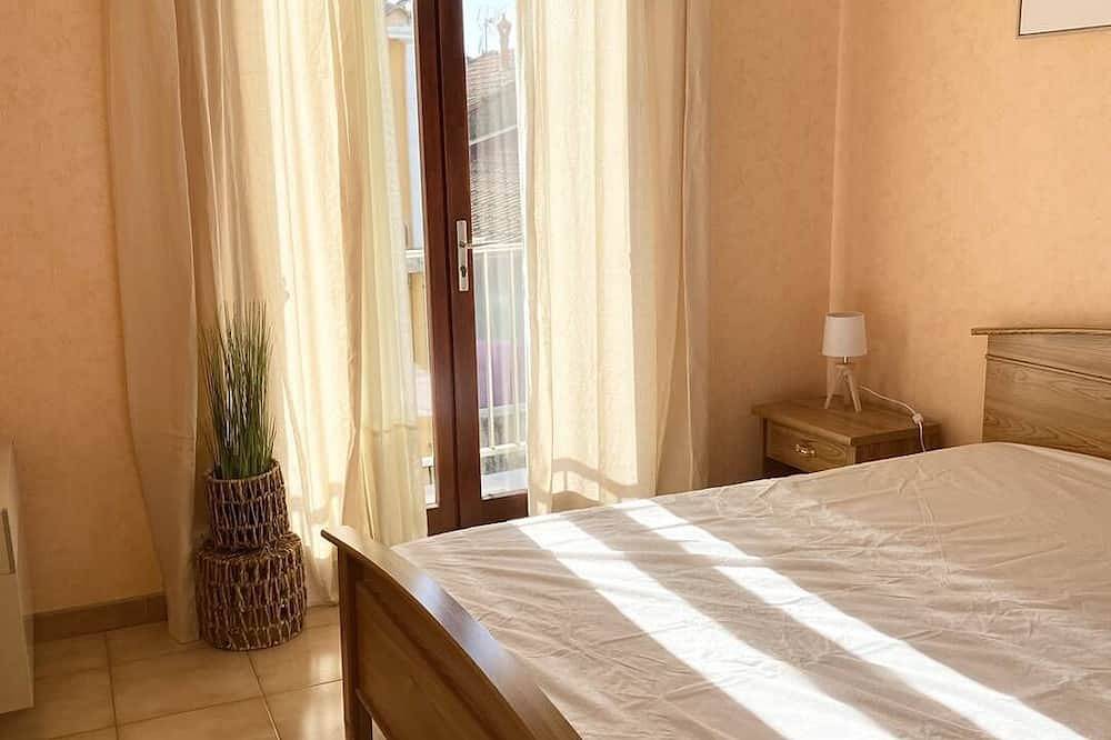 Ganze Wohnung, P2 private parking 2 steps from the beach in Le Grau-du-Roi, Côte d'Améthyste