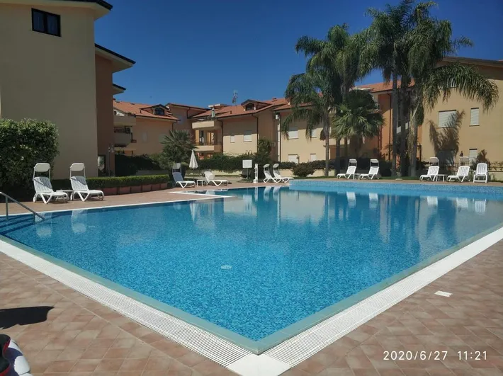Apartamento de vacaciones para 6 personas, con piscina además de jardín y terraza - 1