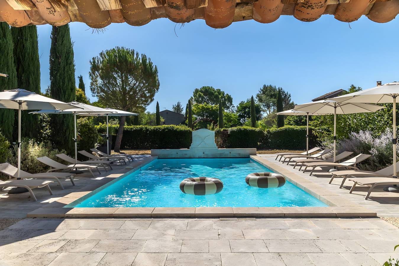 Ganze Wohnung, Le Pigeonnier: Haus mit Pool, Bergblick, Wlan und Klimaanlage in der Provence in Cabrières-d'Avignon, Regionaler Naturpark Luberon