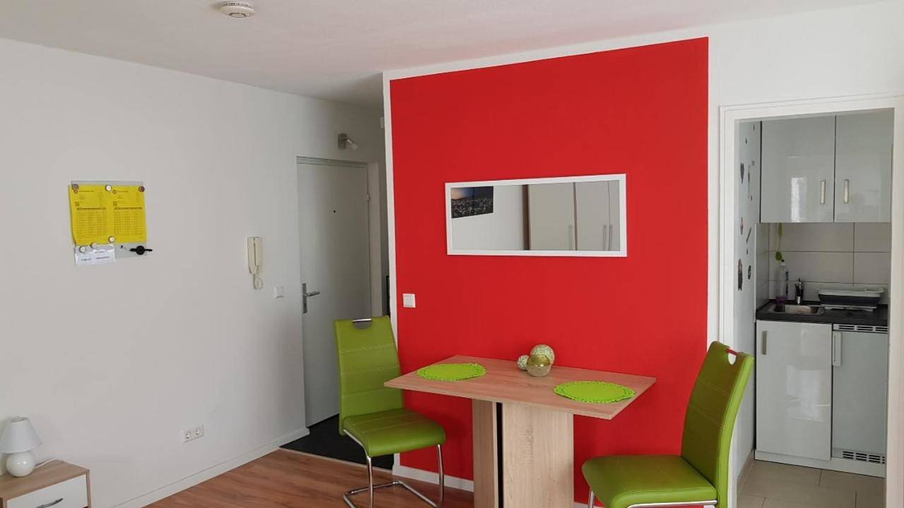 Ganze Wohnung, Apartment with Balcony in Stuttgart, Stuttgart Region