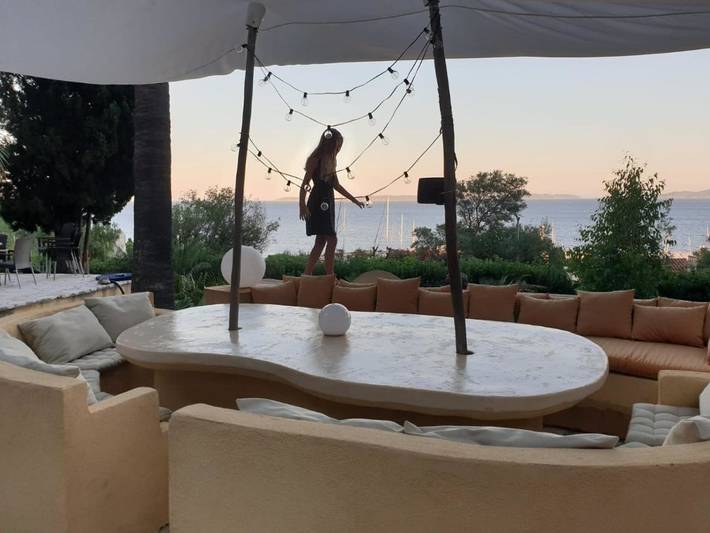 Chambre d’hôte pour 2 personnes, avec piscine ainsi que vue et jardin