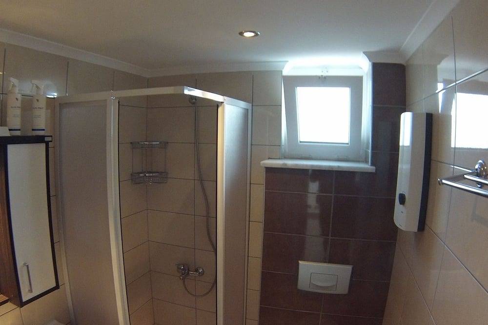 Apartamento entero, Apartamento moderno con piscina y jardín. in Kemer, Provincia de Antalya