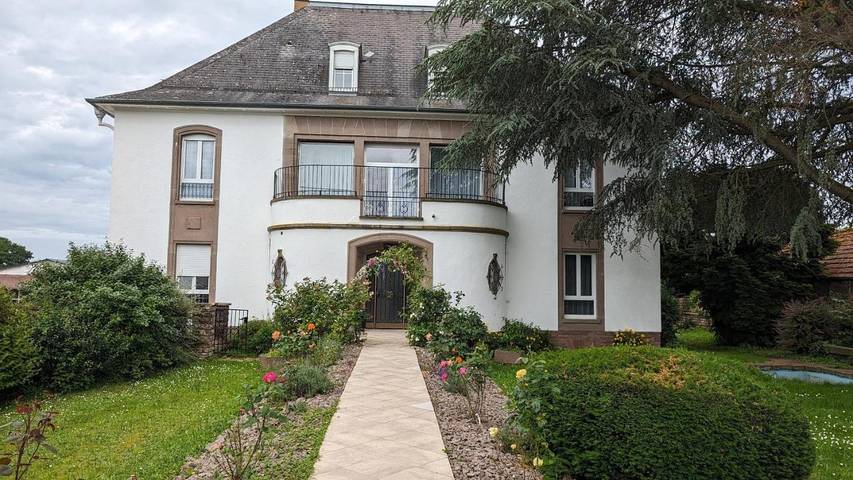 Chalet para 54 personas, con piscina y vistas además de piscina para niños y jardín, Se admiten mascotas - 1