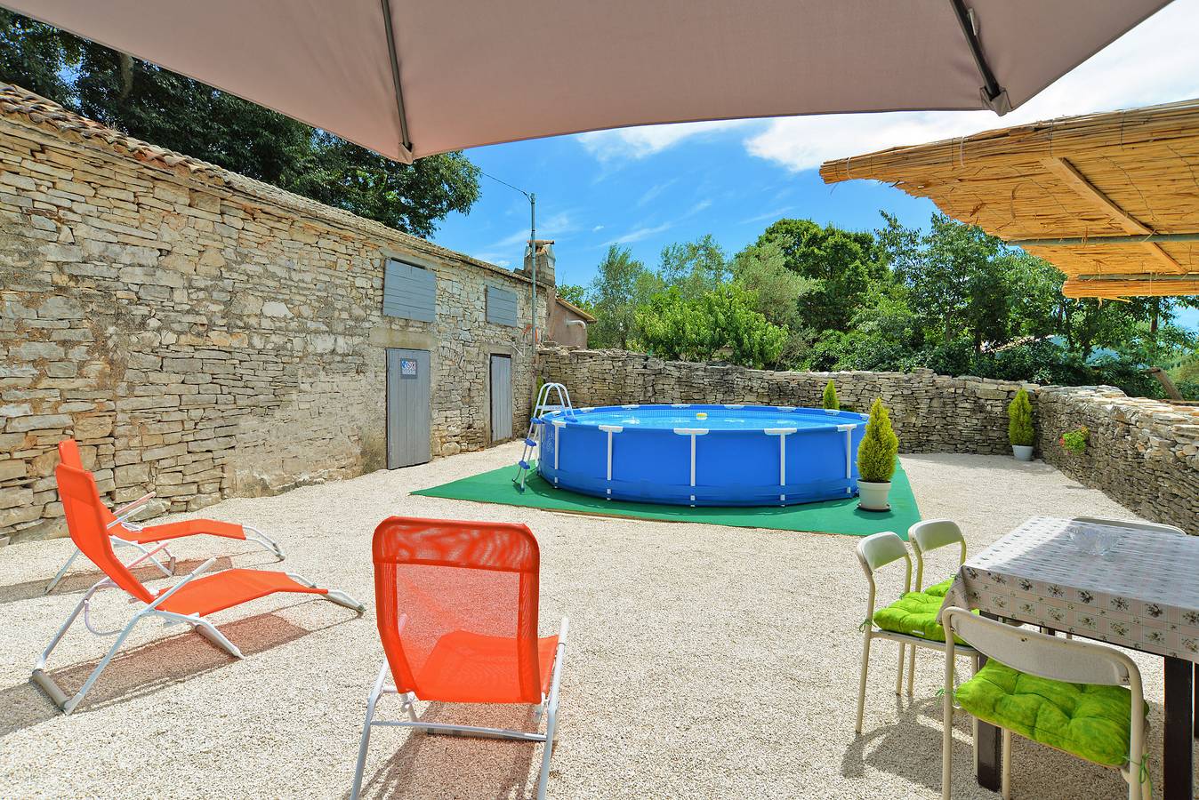 Vacation house for 6 people with terrace in Svetvinčenat, Central Istria