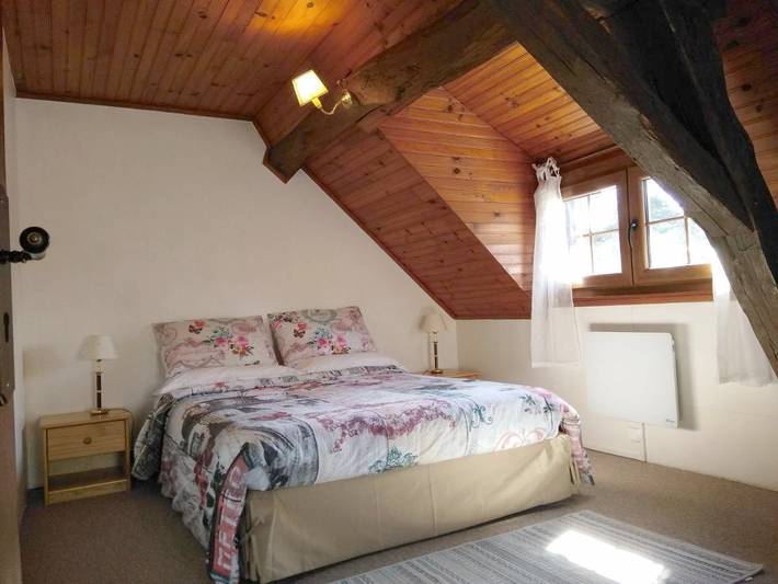 Location de vacances pour 4 personnes, avec vue et jardin à Saint-Julien-de-Chédon