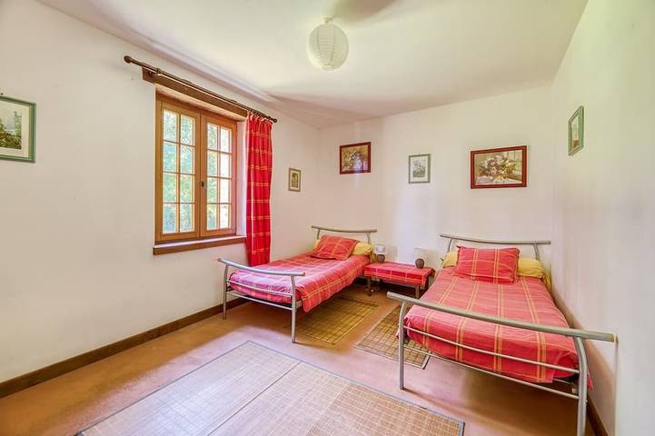 Location de vacances pour 7 personnes, avec jardin et terrasse à Fercé - 2