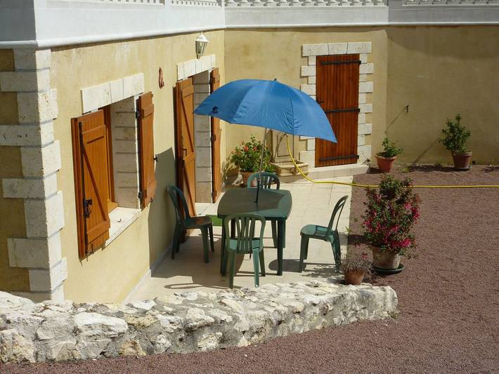 Gîte pour 4 personnes, avec terrasse ainsi que piscine et jardin à Chissay-en-Touraine - 4