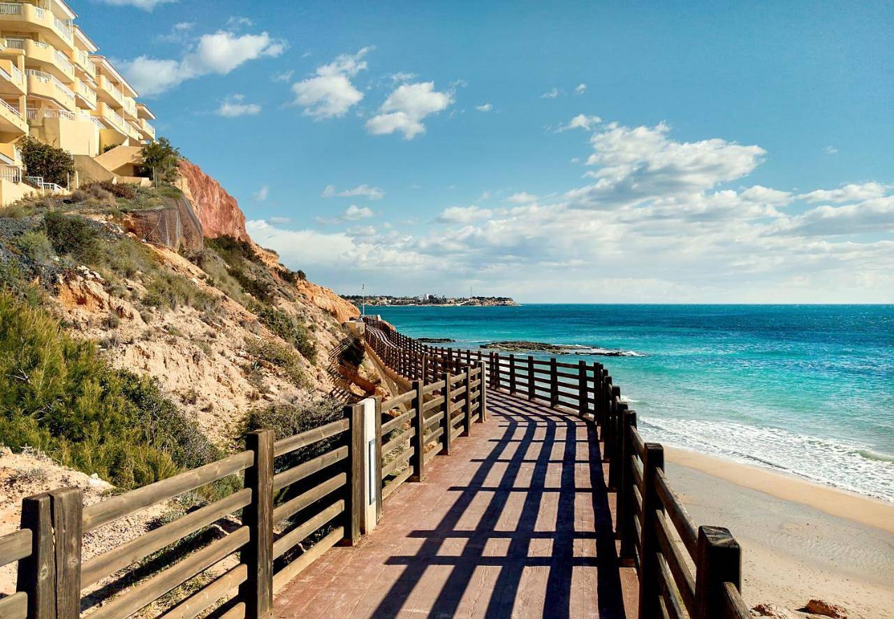 Apartamento entero, Cosy, seaview apartment, close to beach and bars -Edificio Rhin in Dehesa de Campoamor, Orihuela