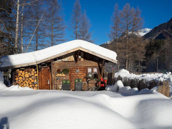 Hütte für 4 Personen, mit Balkon und Garten im Ötztal