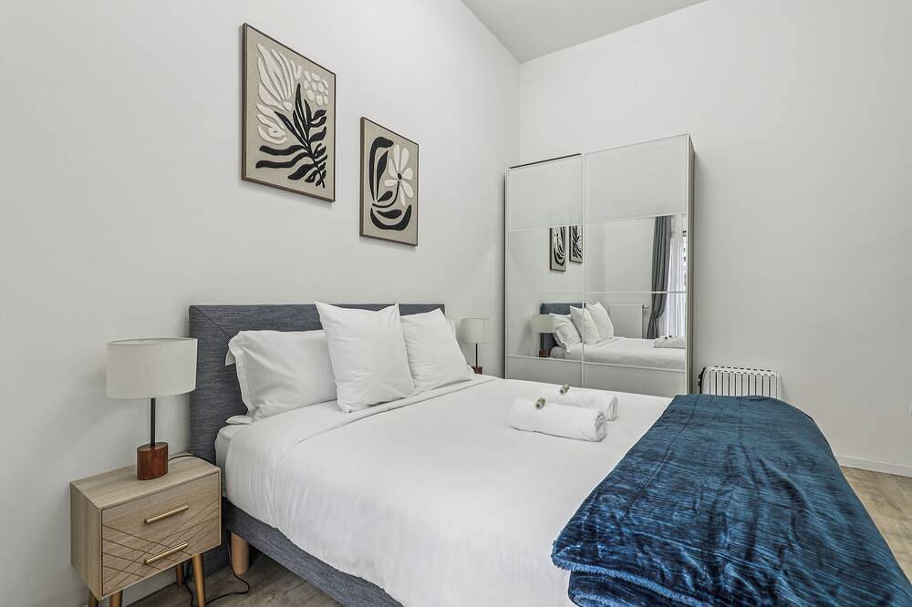 Entire apartment, 3-bedroom apartment in welcoming Bobigny with Wifi in Bobigny, Seine-Saint-Denis