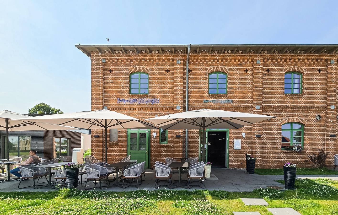 Ganze Ferienwohnung, Appartement am Strand mit TV, Parkplatz & WiFi - 200m bis Klink in Klink, Müritz