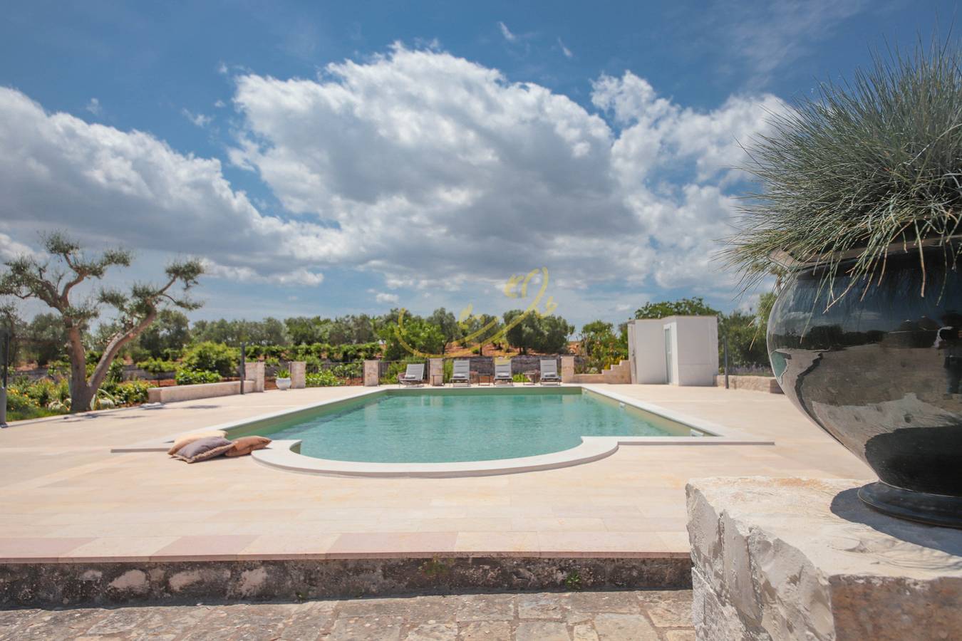 Td Trulli Benedetta w/ Pool in Peaceful Nature in Castellana Grotte, Provincia di Bari