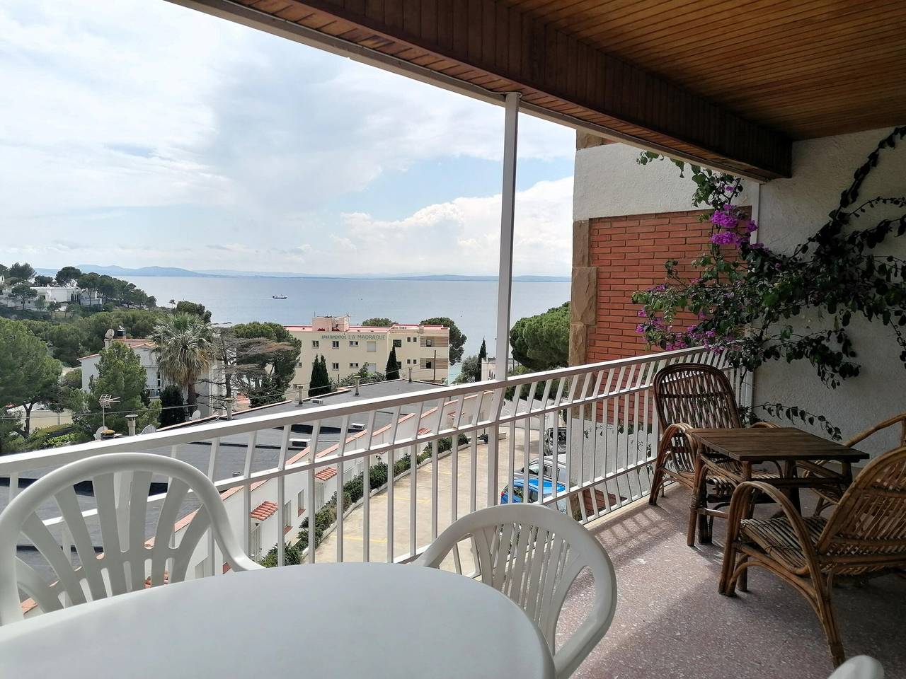 Apartamento entero, California. Apartamento con vistas al mar en Roses, 2 dormitorios. in l'Almadrava, Roses