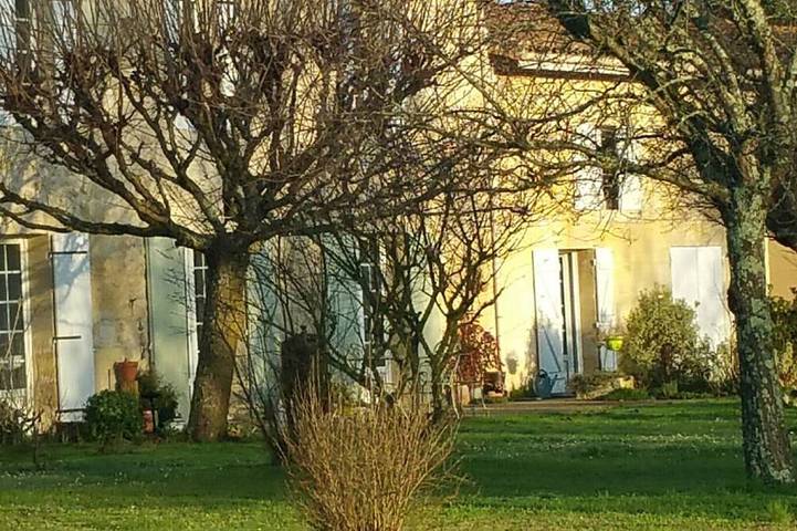 Gîte pour 4 personnes, avec jardin et balcon à Génissac