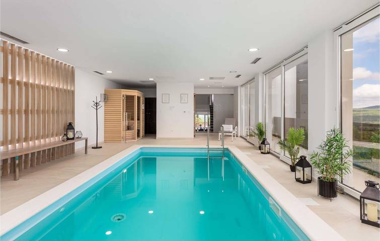 Schickes 2-Zimmer-Apartment mit Pool, Terrasse und Grill – der ideale Rückzugsort! in Lika-Senj