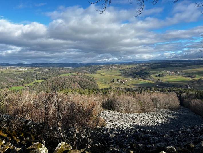 Camping pour 5 personnes, avec vue et jardin, animaux acceptés en Haute-Loire - 2