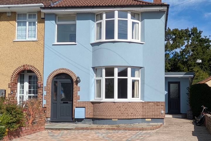 Vacation rental for 8 people, with Terrace and Yard in Bristol