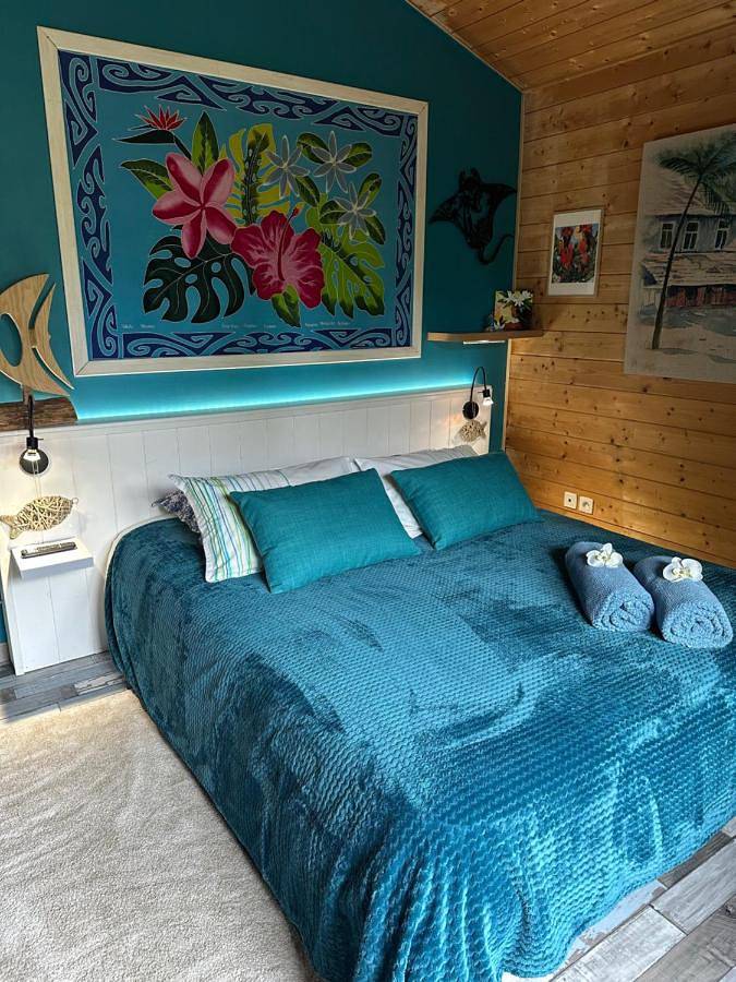 Chambre d’hôte pour 2 personnes, avec jardin ainsi que vue et piscine au Bassin d'Arcachon